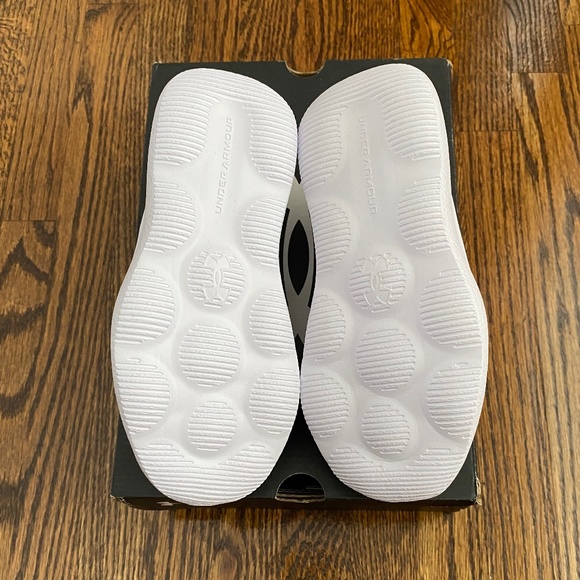 *NWT* Under Armour Runplay Sneakers - Black - Sz 13K - Picture 14 of 14